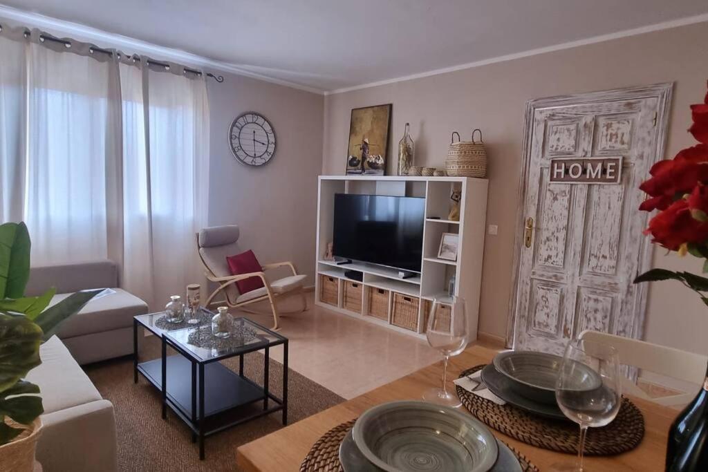 Appartamento Bouganville Con Terrazza E Piscina Коральео Экстерьер фото
