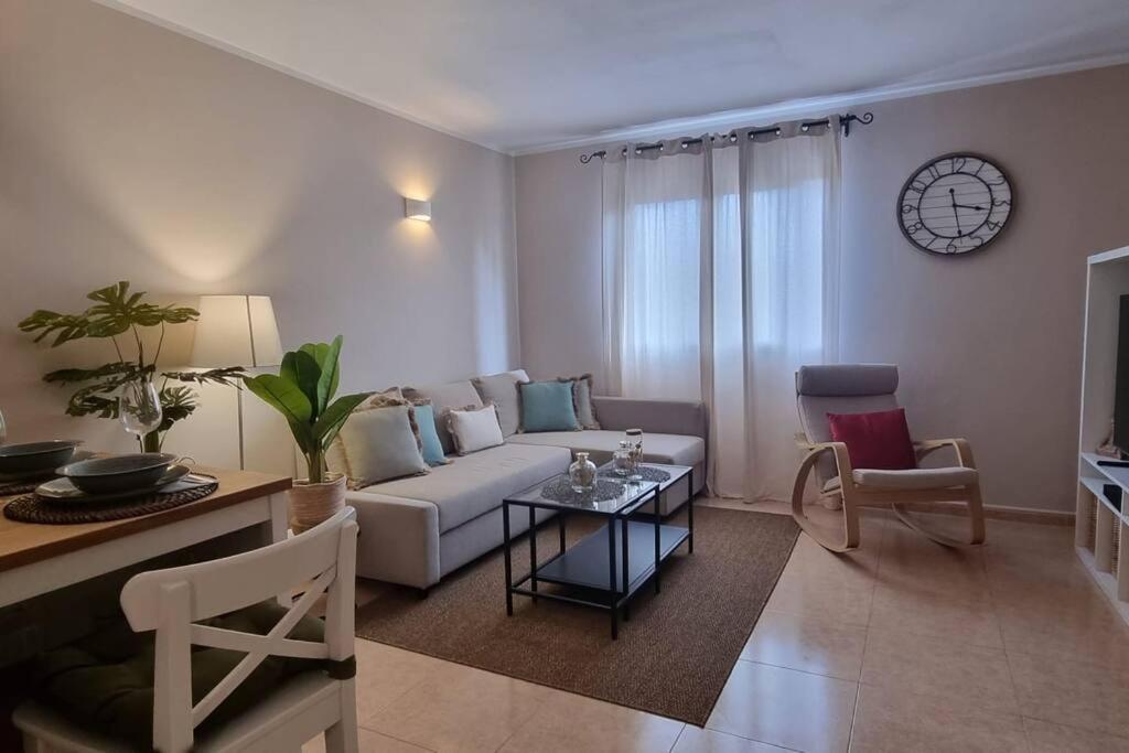 Appartamento Bouganville Con Terrazza E Piscina Коральео Экстерьер фото